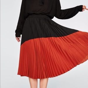Zara two tone pleated skirt